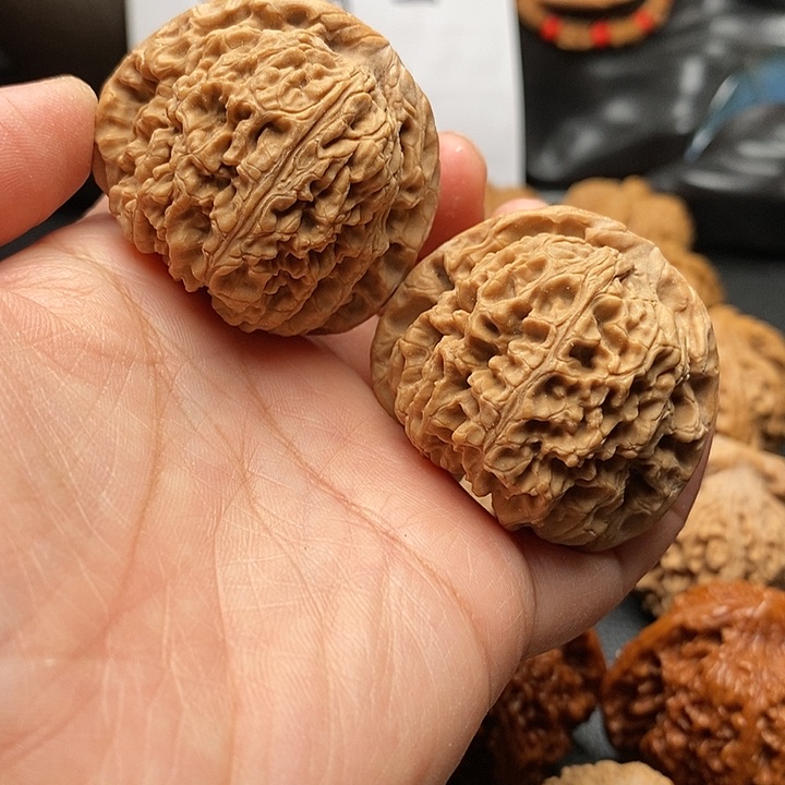 文玩核桃吊坠毕业南疆42尺