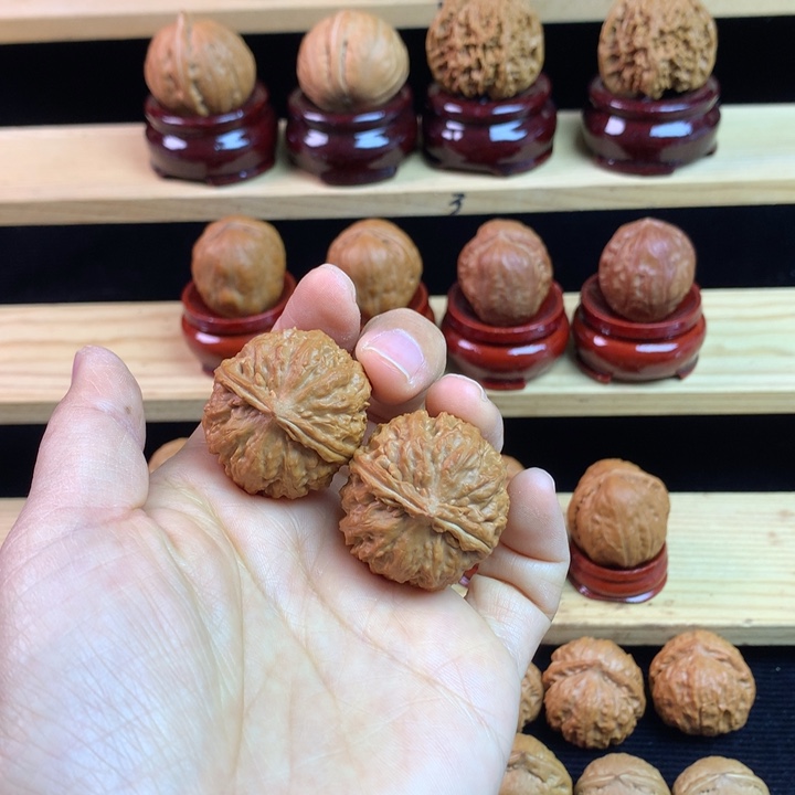 吊坠文玩核桃花冠麒麟