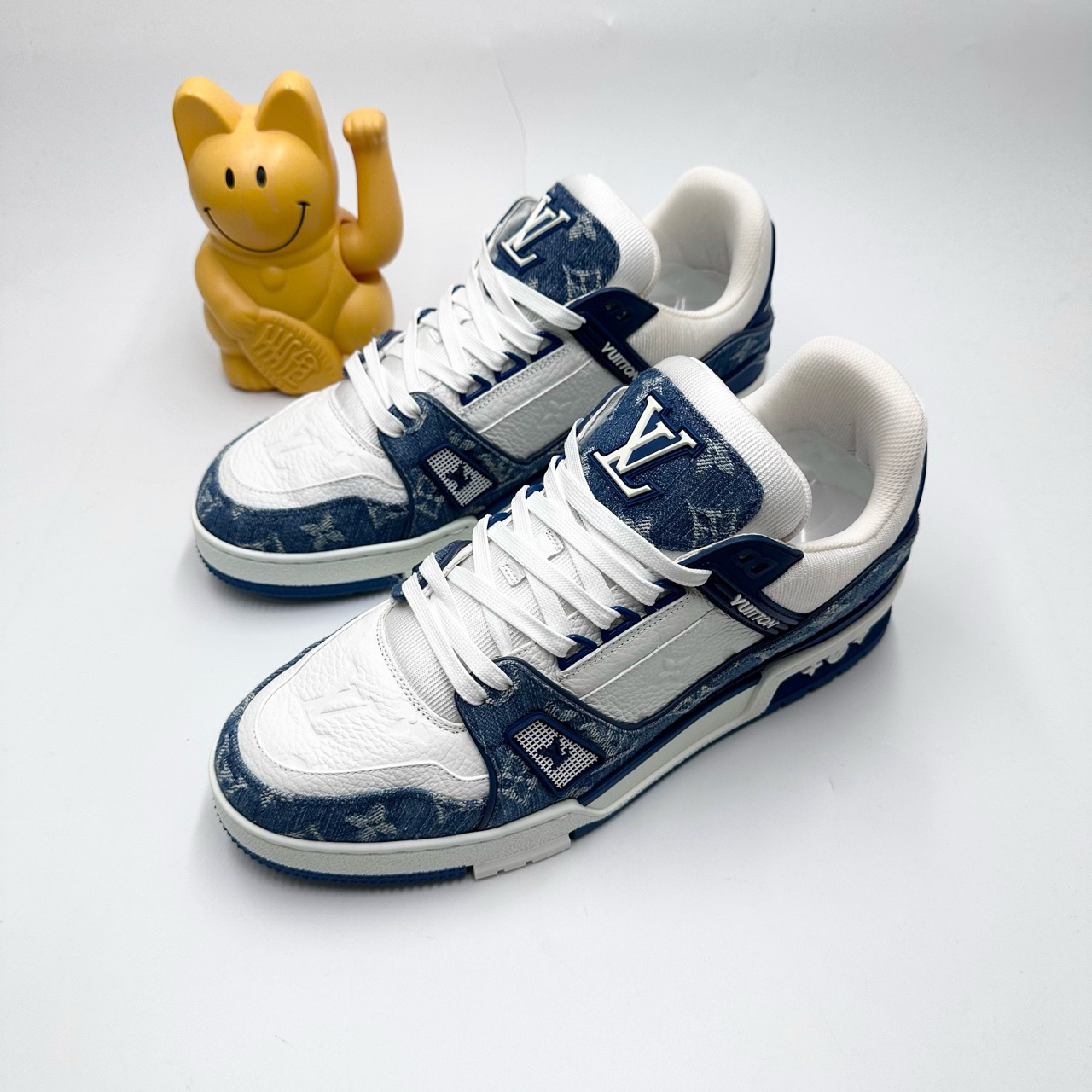 99新 LouisVuitton/路易威登 0424/Lv/41.5码/白蓝牛仔板鞋