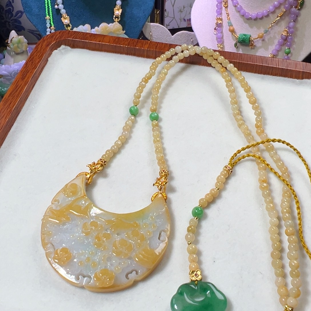 翡翠未镶嵌毛衣链冰