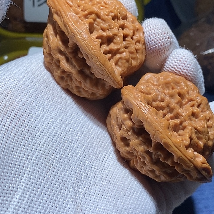 斜***浅吊坠文玩核桃金公子