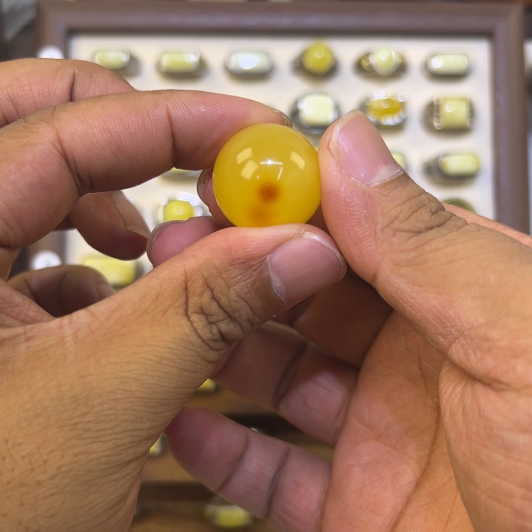 裸石琥珀未镶嵌超****发琥珀蜜蜡圆珠
