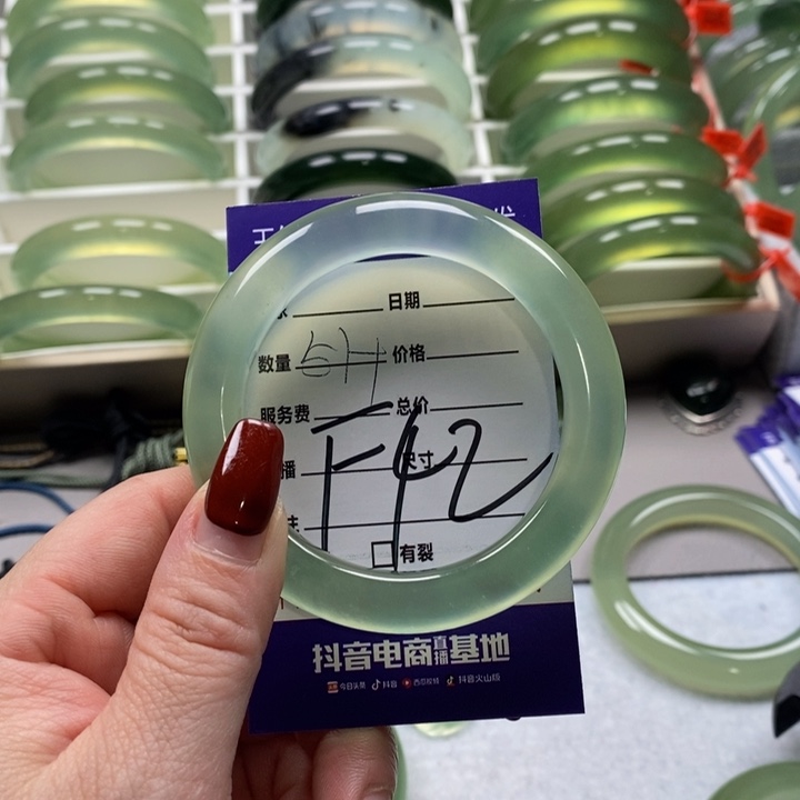 蛇纹石玉手镯未镶嵌我**落