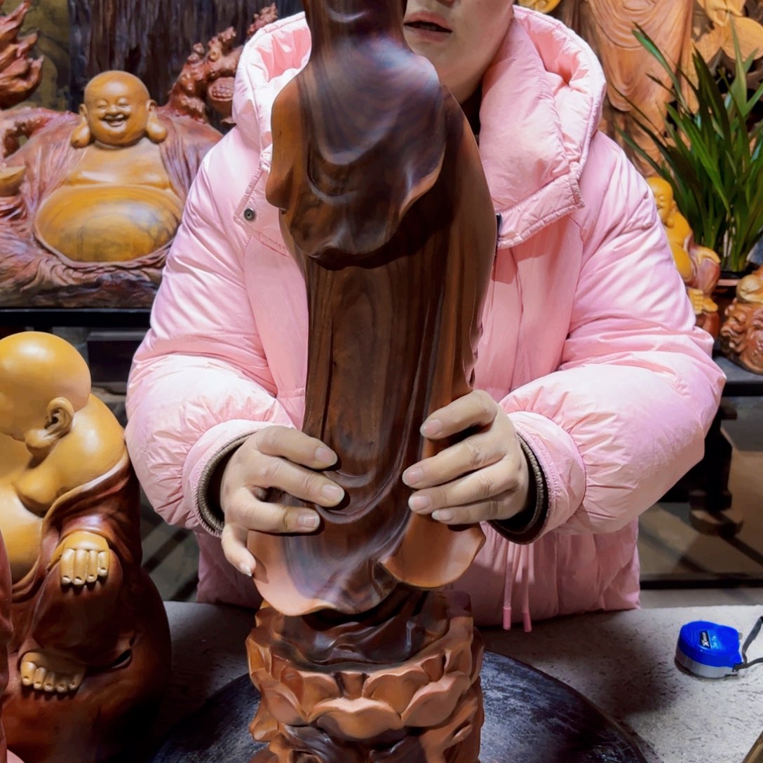 芳***芳香樟木精品观音香樟木精品木雕摆件