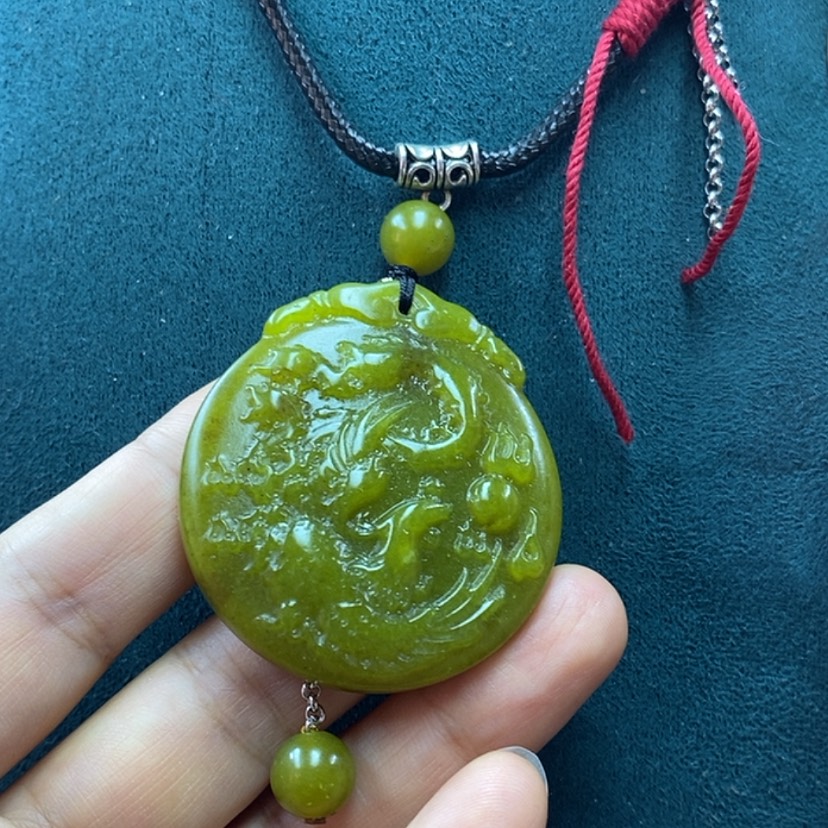 【闪购商品】蛇纹石玉未镶嵌吊坠