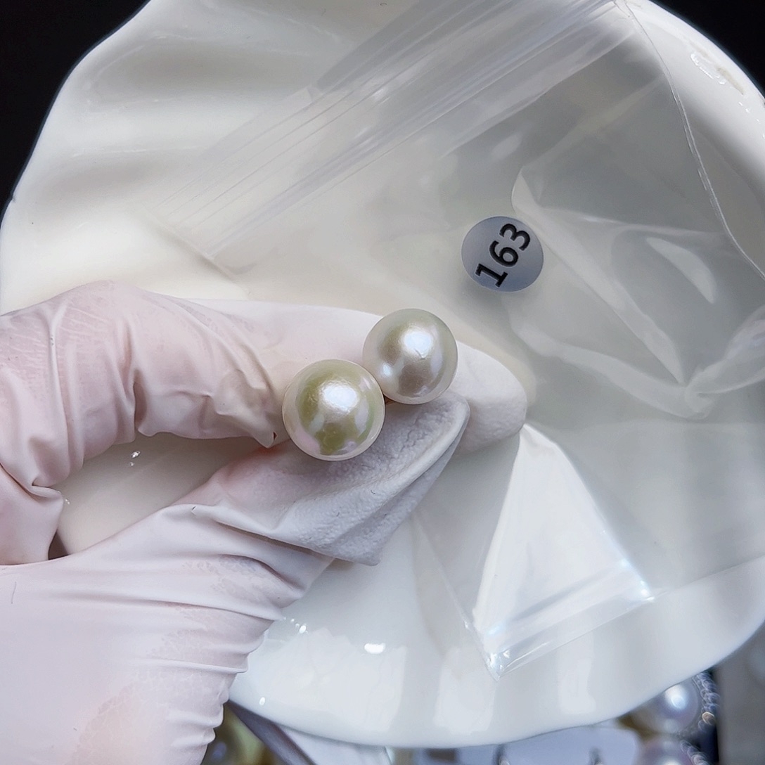 淡水珍珠银S925镶嵌耳饰