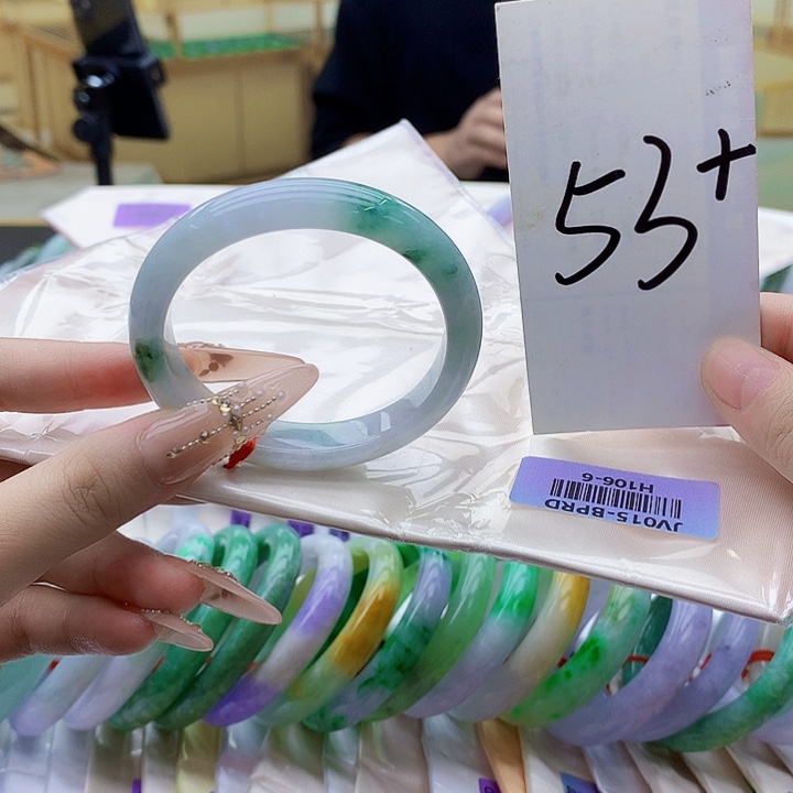 翡翠未镶嵌手镯ui