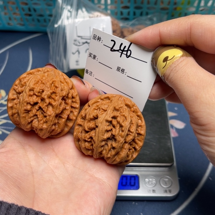 文玩核桃把件粗筋44