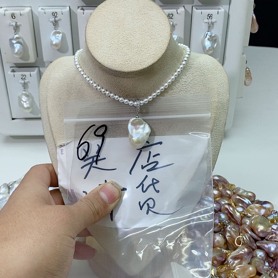 淡水珍珠颈饰合金