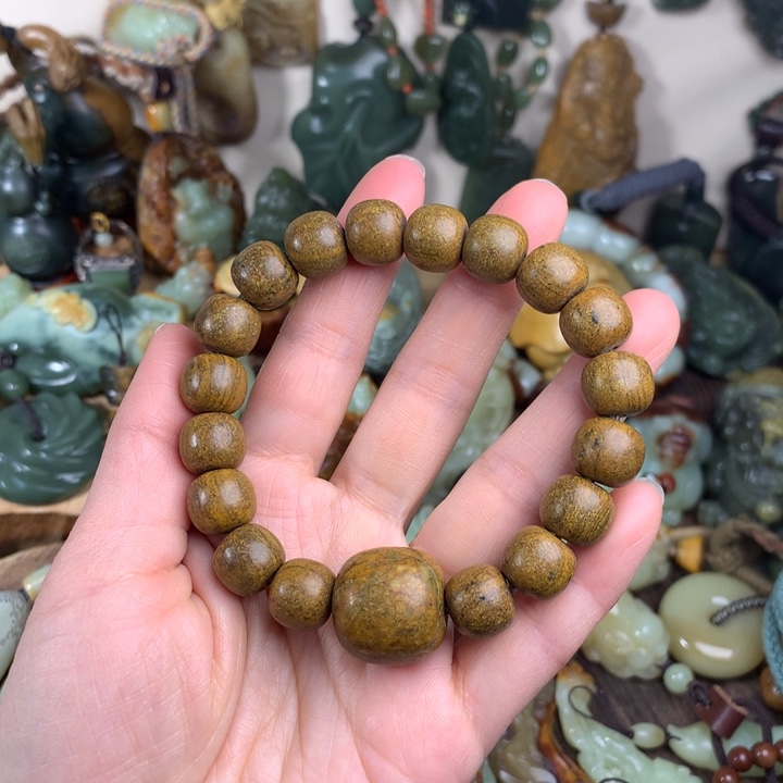 岫岩河磨玉（透闪石质玉）手链未镶嵌