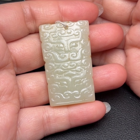 和田玉挂件未镶嵌米***?