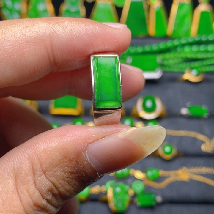 翡翠戒指银S925镶嵌家**主