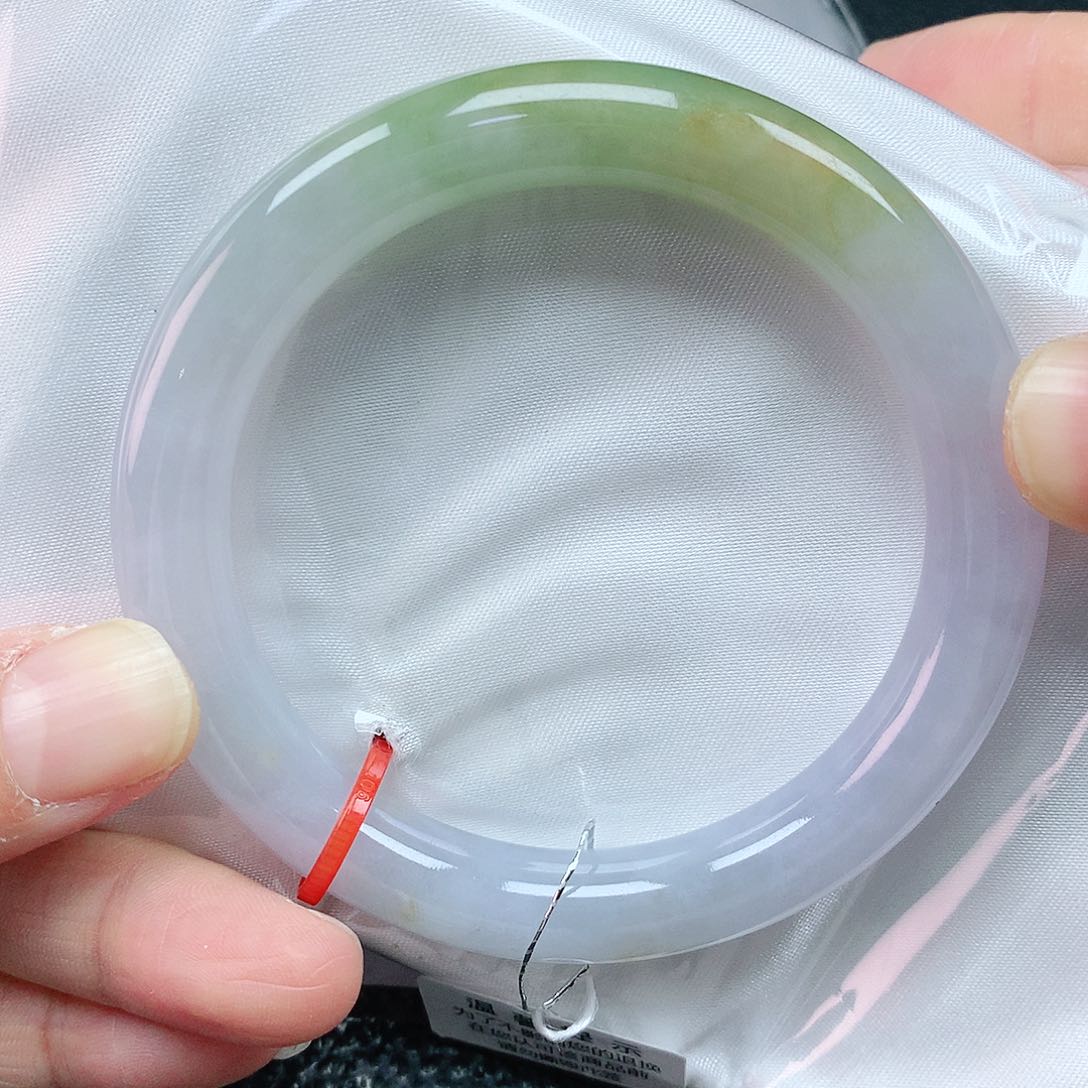 翡翠手镯未镶嵌56圈