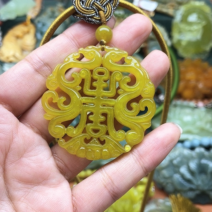 蛇纹石玉未镶嵌吊坠
