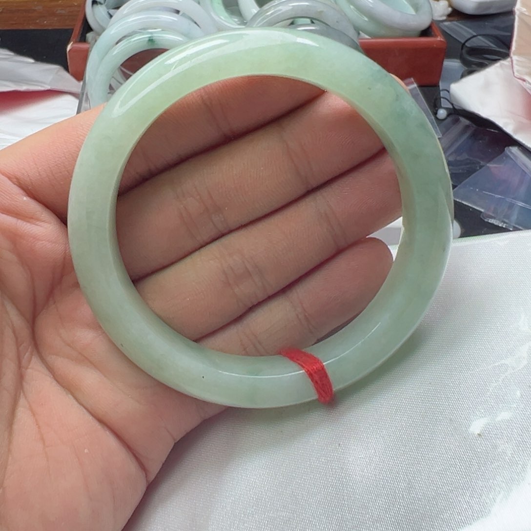 翡翠手镯未镶嵌56.4葡萄肉花色