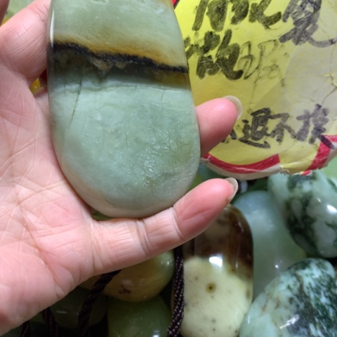 蛇纹石玉未镶嵌手把件