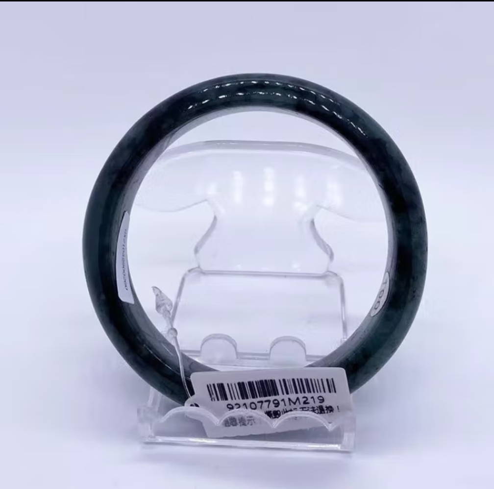 和田玉手镯碧玉一条