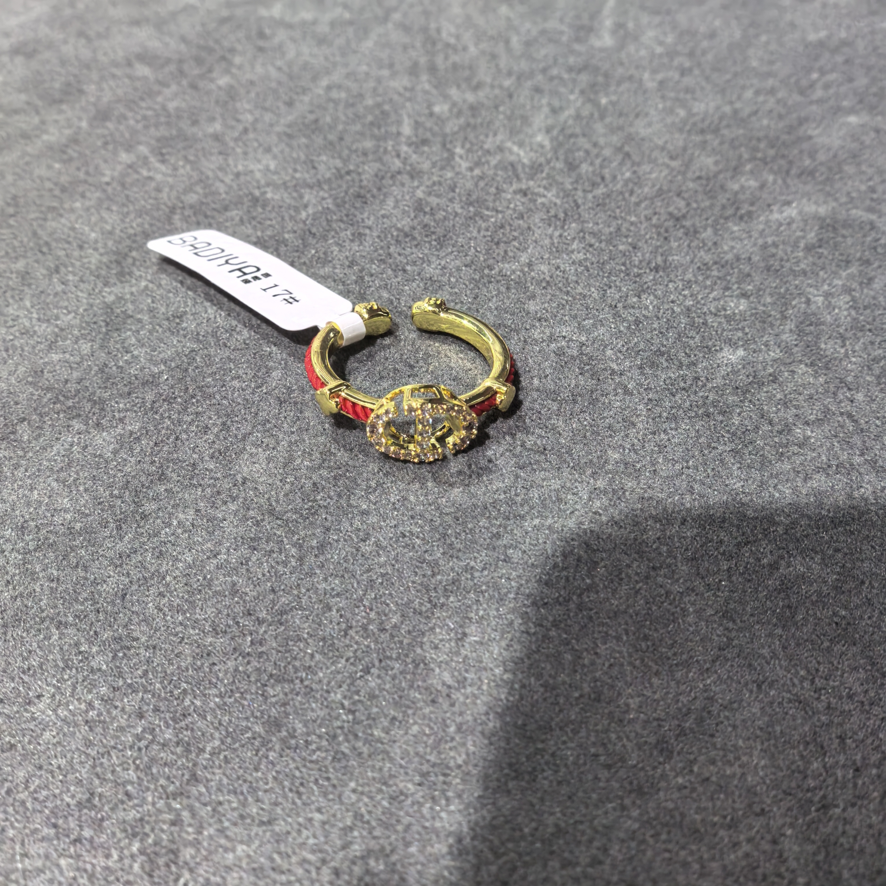 B634金色猪鼻子红绳闪闪戒指