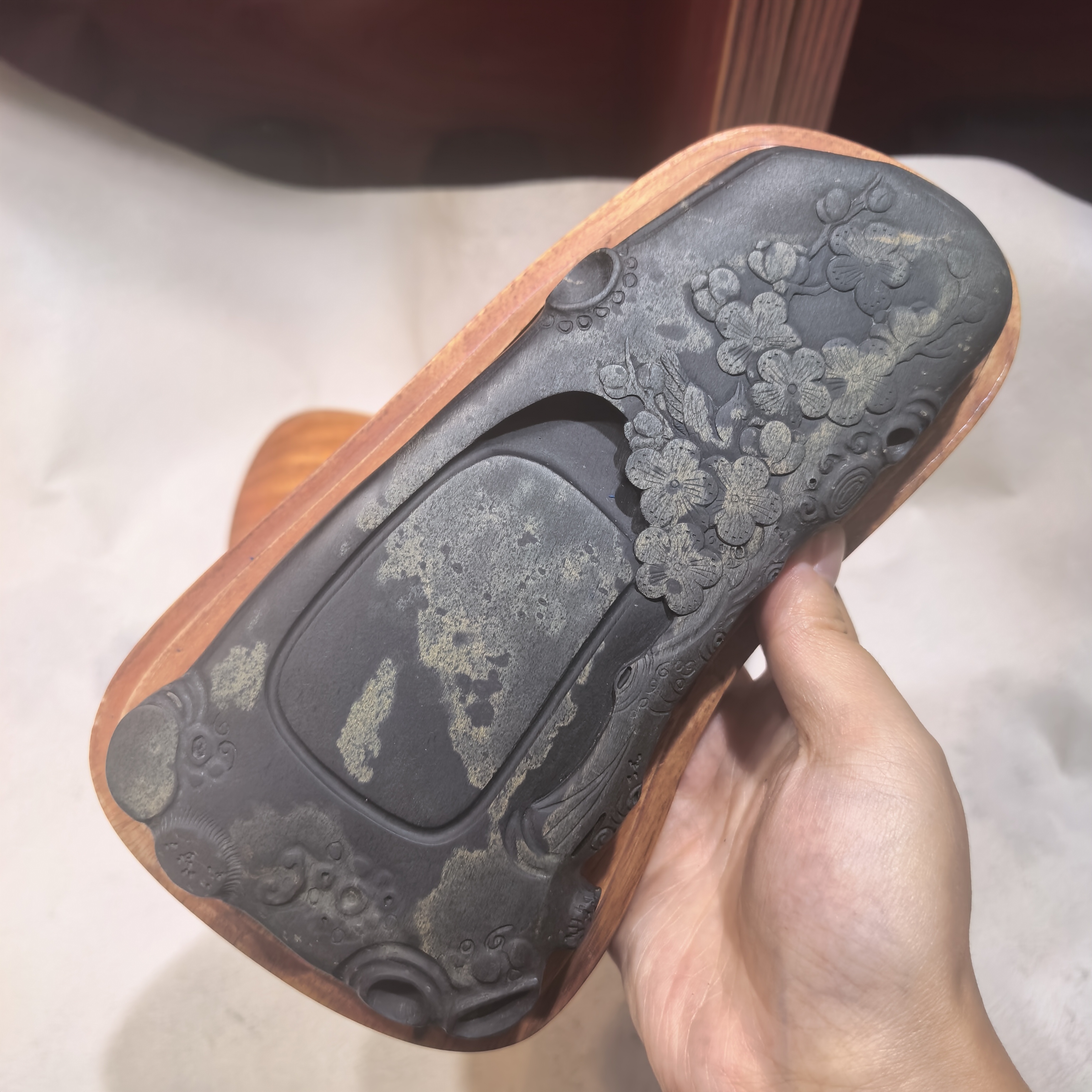 歙砚精品老坑金星金晕梅花雕刻砚台18*7.5*2.8一物一图高档收藏