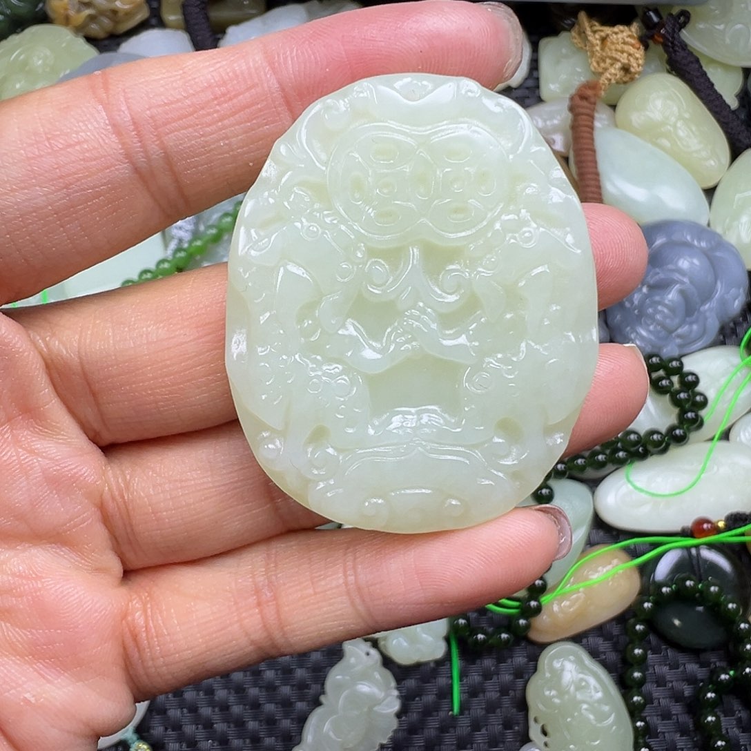 和田玉未镶嵌颈饰卡46.6