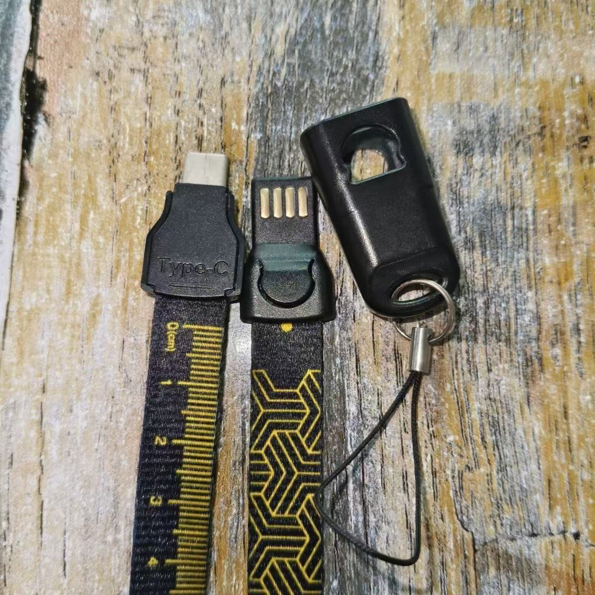 外贸高货-挂绳尺码带手机数据线三合一到手两条（Type-c口专用）