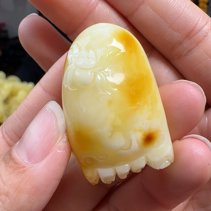 蜜蜡珠宝奇石未镶嵌