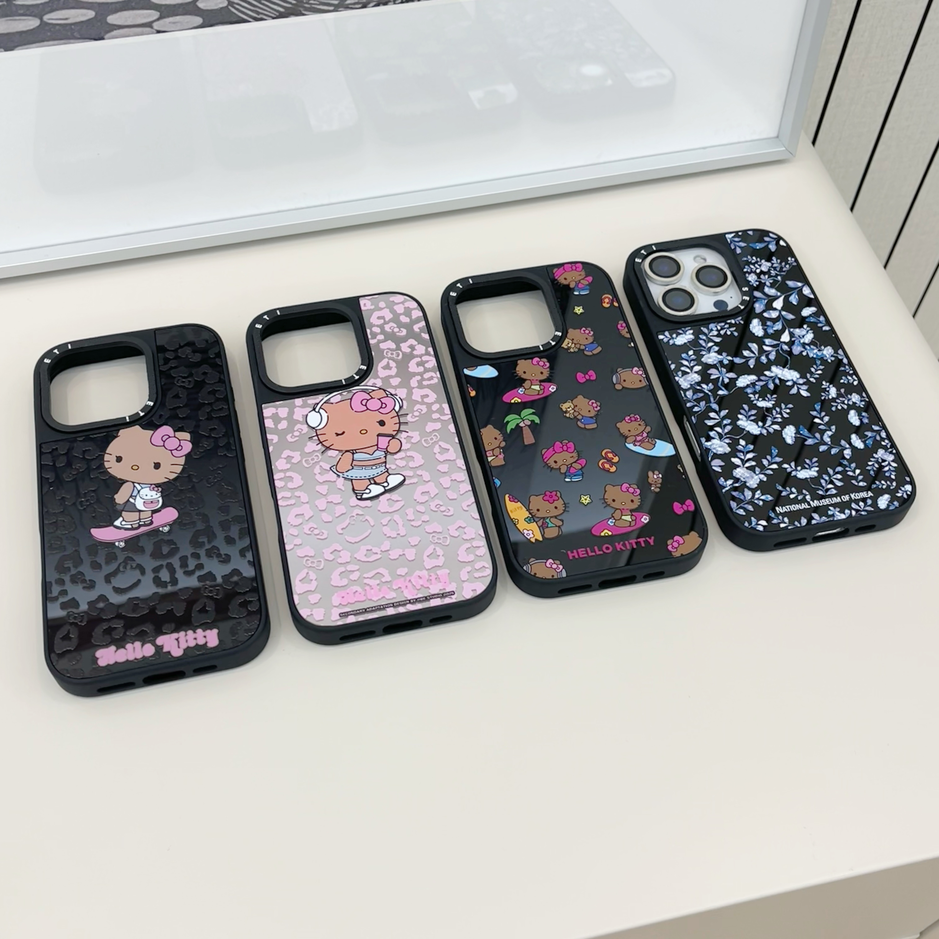 「夏日黑皮HK系列】可爱Kitty适用于iPhone16 pro手机壳