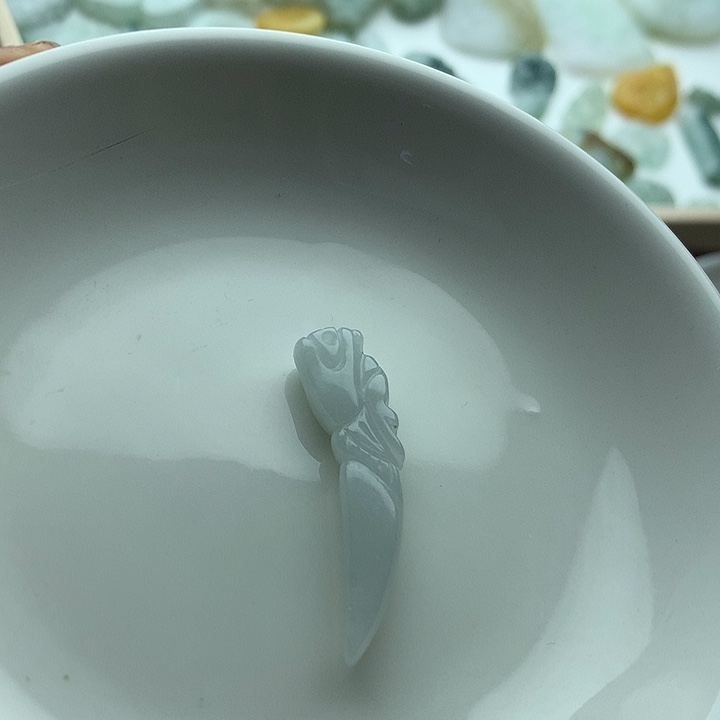 翡翠未镶嵌挂件龙牙1个