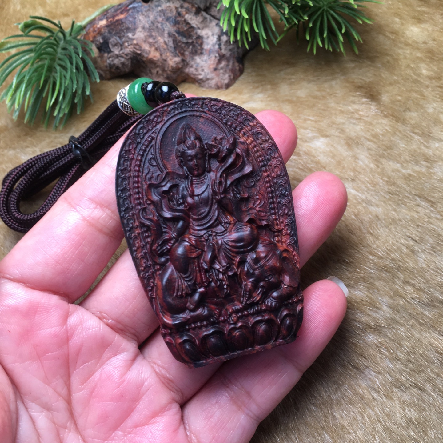 海南黄花梨木雕普贤菩萨生肖龙蛇守护神项链吊坠精雕本命佛牌车挂