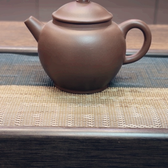 茶壶紫砂本地紫泥半手工瑕（180 cc）