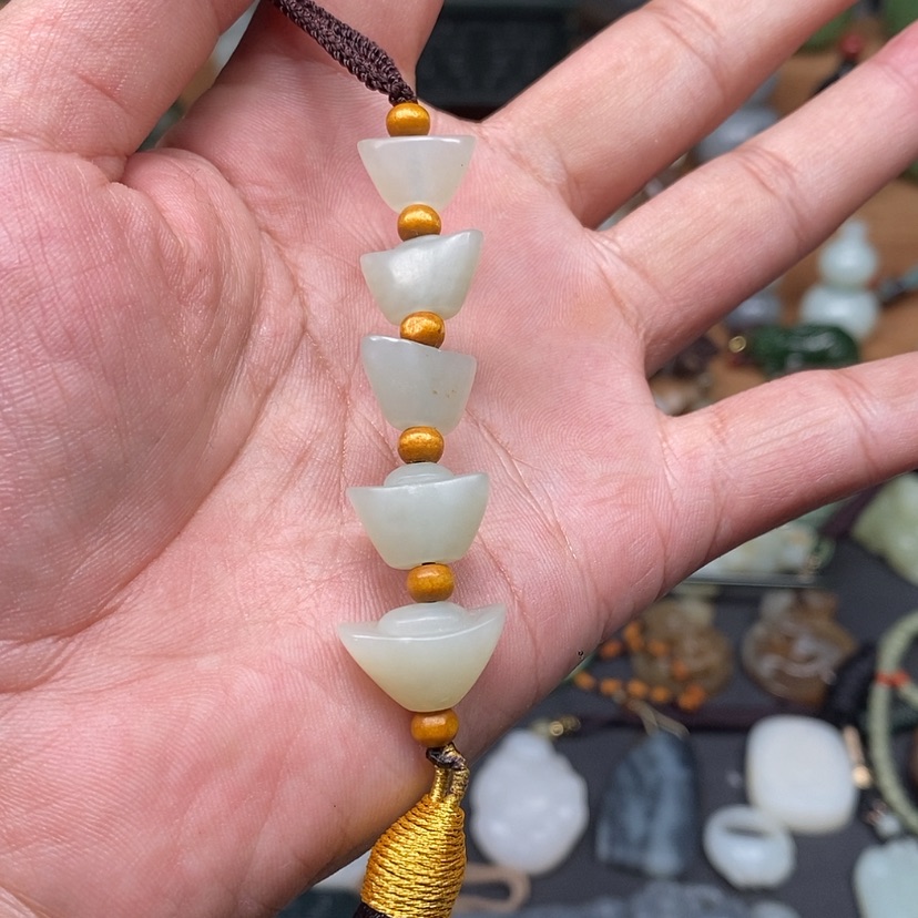【闪购商品】颈饰未镶嵌和田玉（糖玉）