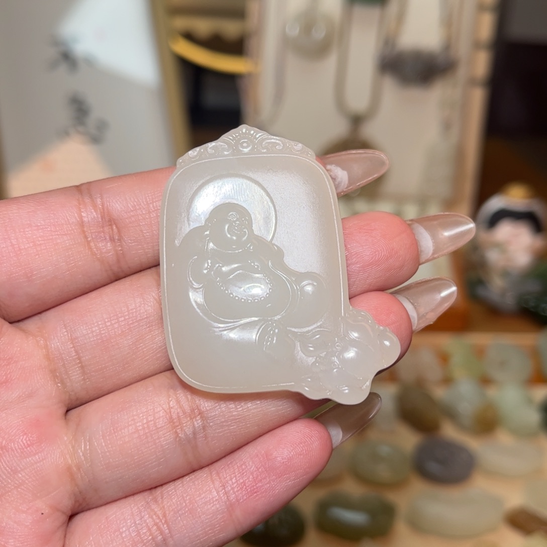 和田玉颈饰未镶嵌叫**吧