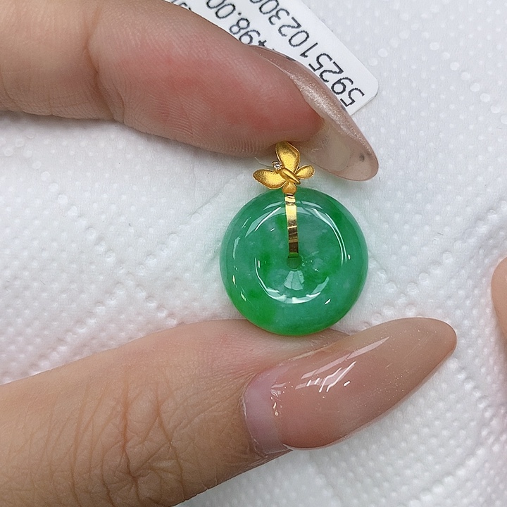 颈饰18K金镶嵌翡翠