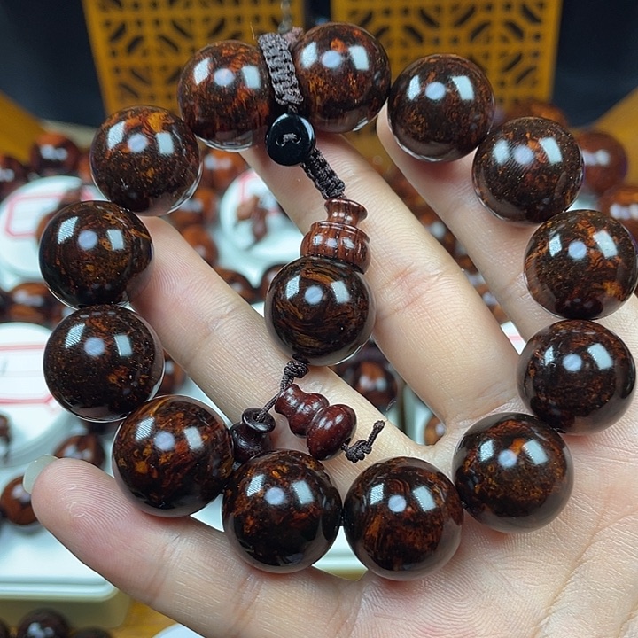 黄花梨/降香黄檀越**流黄花梨1.8留疤花