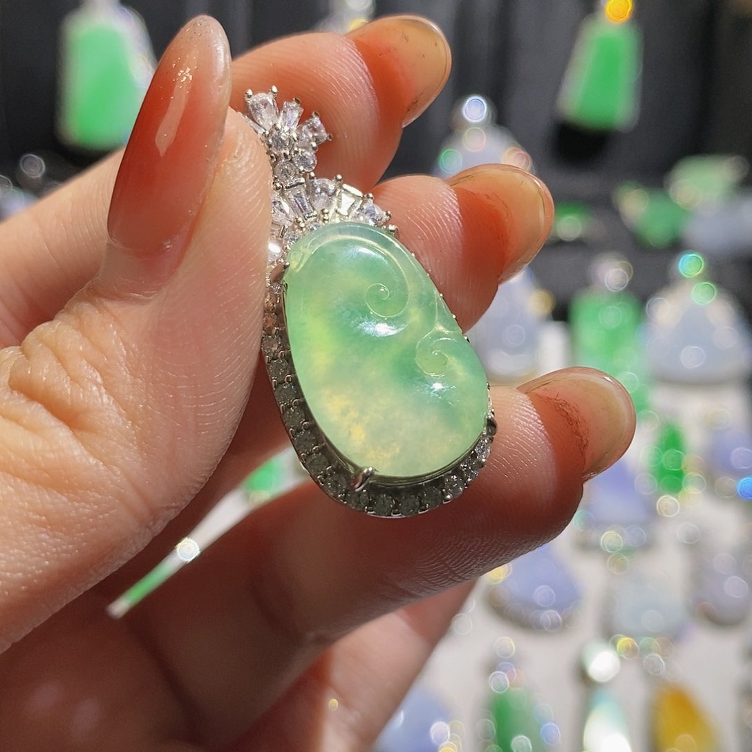 翡翠颈饰银S925镶嵌天然翡翠