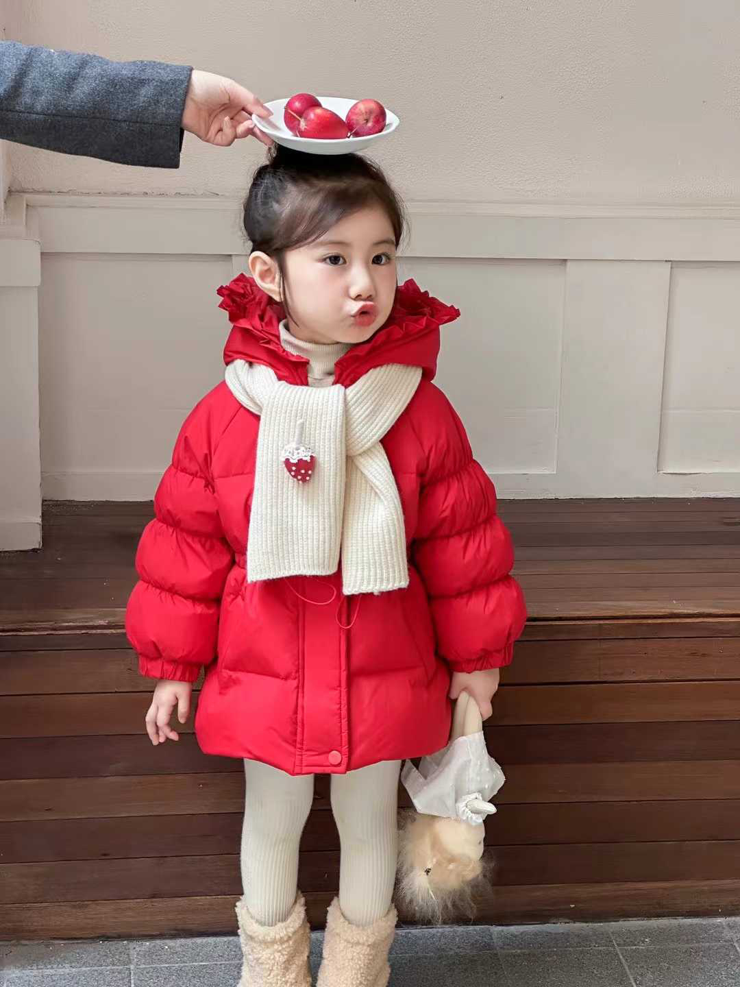 小童爆款拜年服洋气可爱大红羽绒服90-130