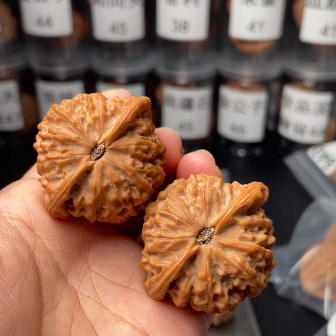 A***z把件文玩核桃42金牛