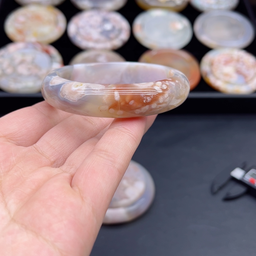 玛瑙/玉髓手镯未镶嵌5152