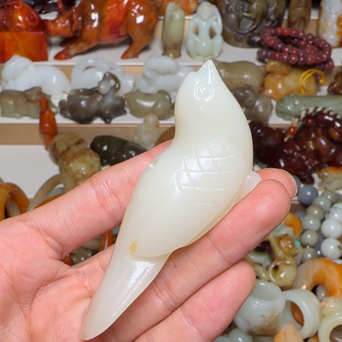 用***4和田玉未镶嵌颈饰