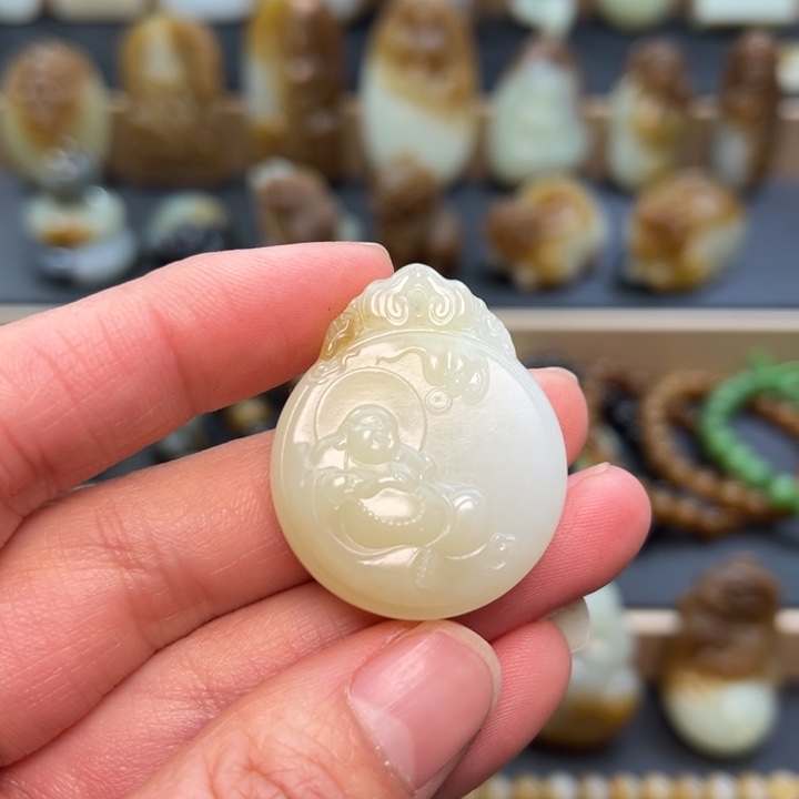 和田玉未镶嵌颈饰