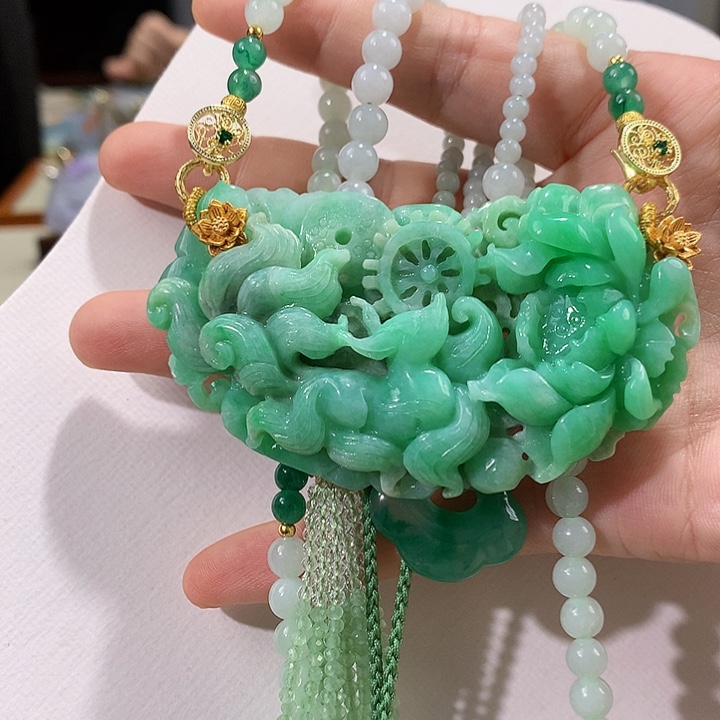 翡翠未镶嵌颈饰翡翠吊坠