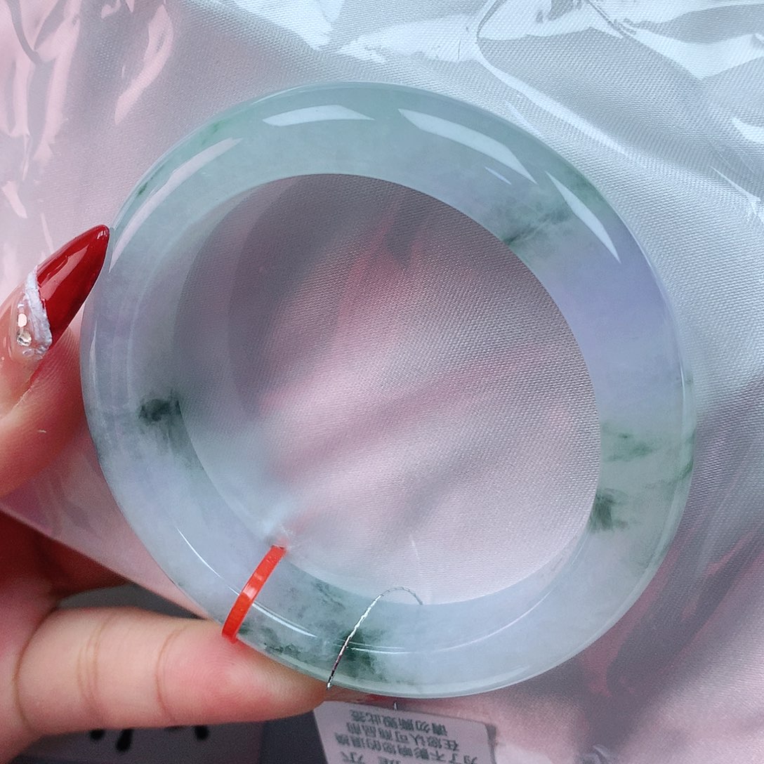 翡翠手镯未镶嵌55圈