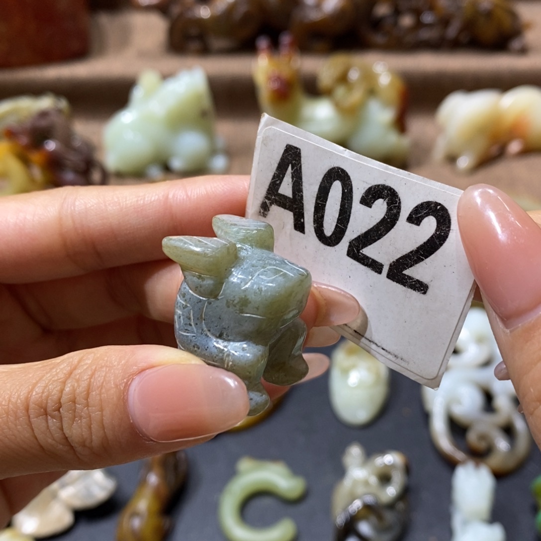 和田玉未镶嵌挂件