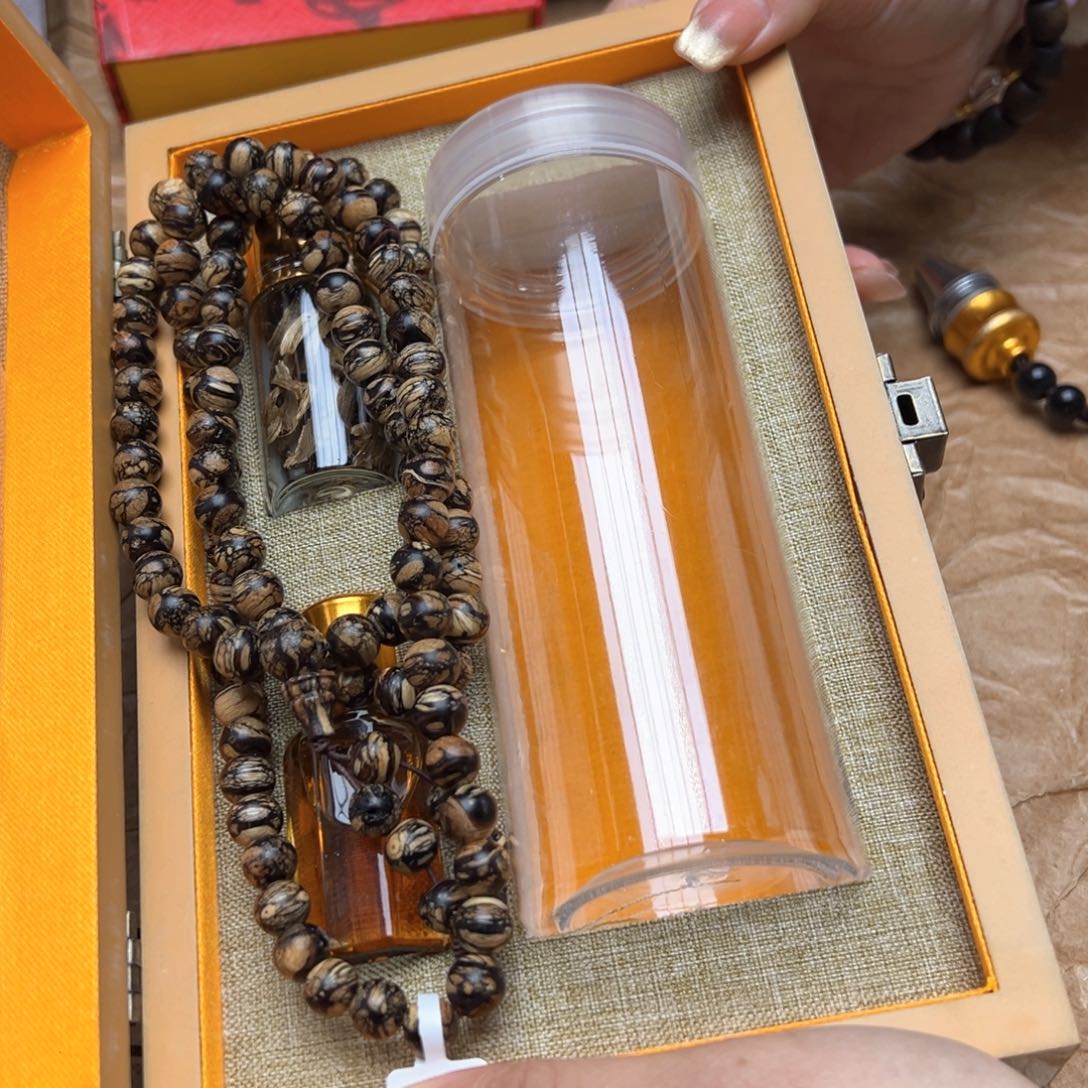 大叶紫檀（黑酸枝木类）