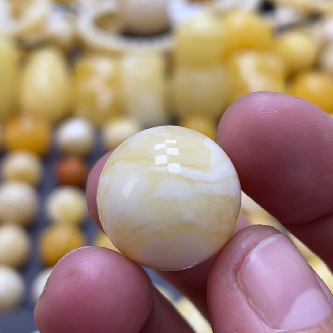 蜜蜡未镶嵌裸石18.2mm瓷白