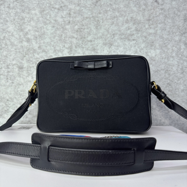 95新/普拉达/包包/250125IQ0007/C12026854399