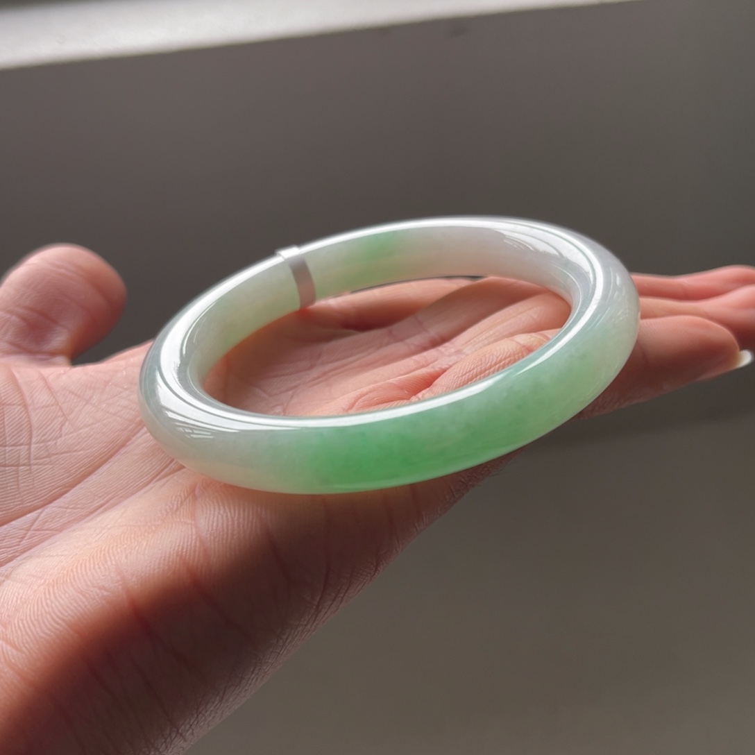 翡翠未镶嵌手镯55.4圈三天鉴赏期