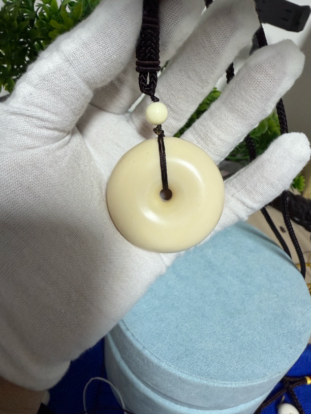 T48人工养殖鹿角雕刻平安扣4公分