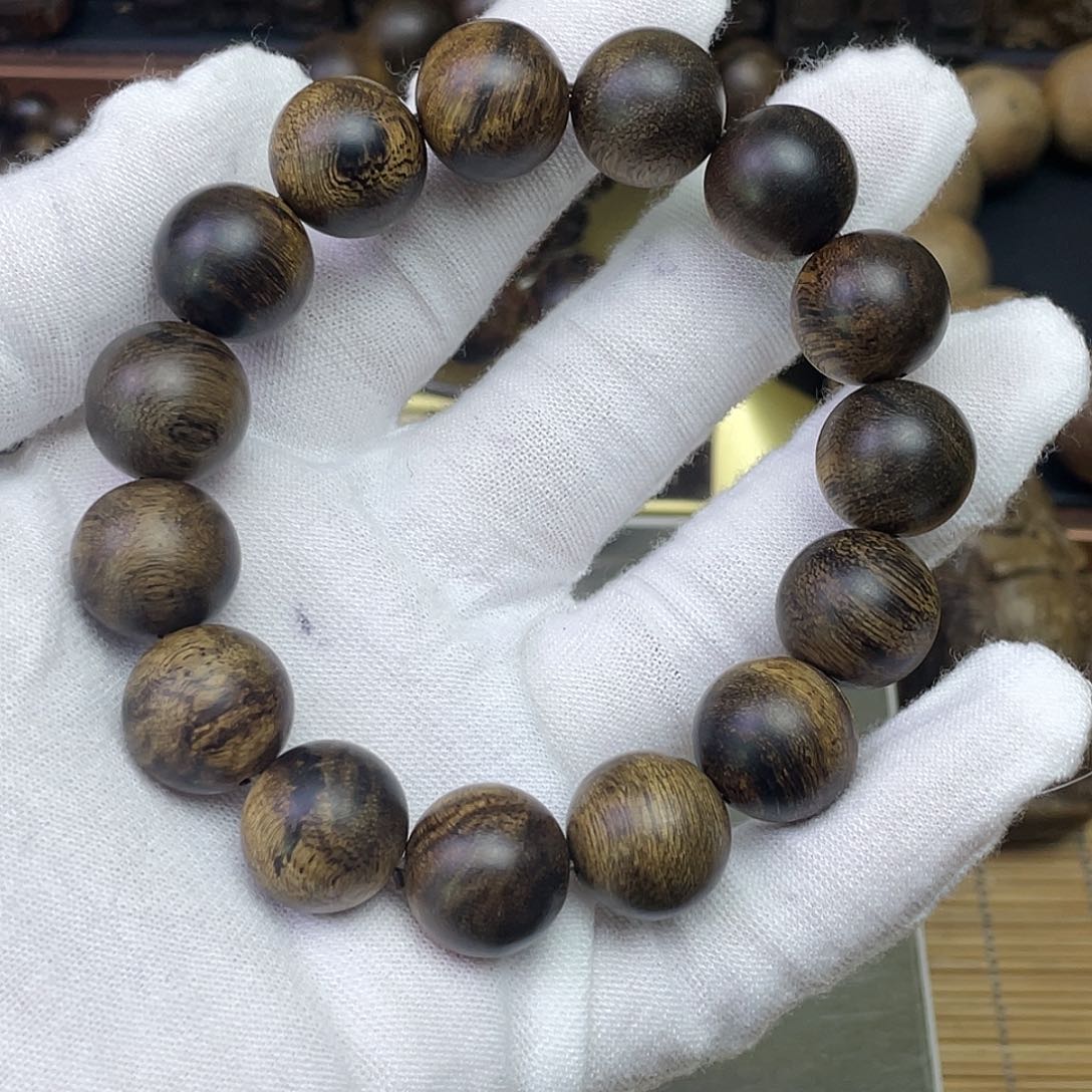 大****沉香手串达拉干………………