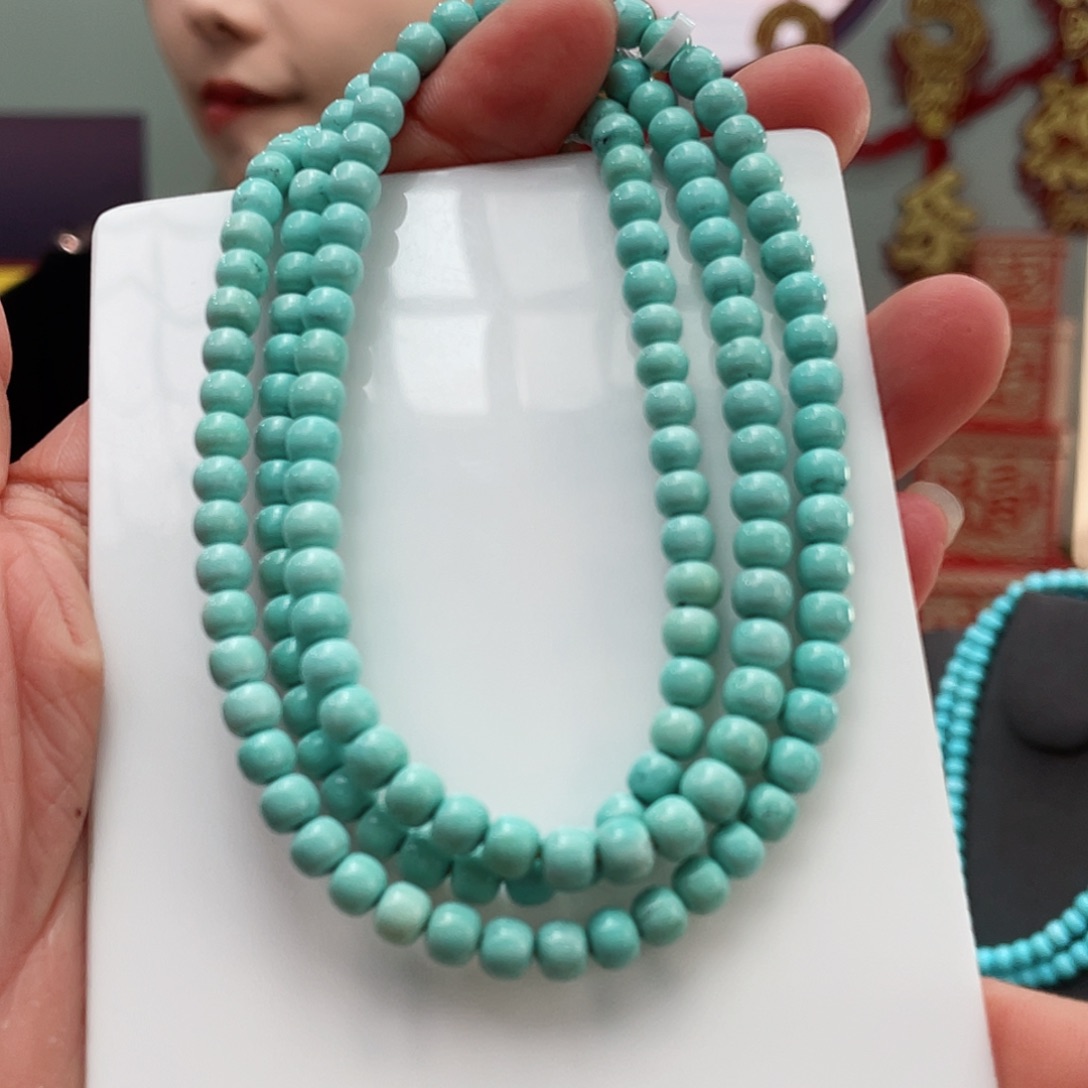 绿松石颈饰未镶嵌随**?